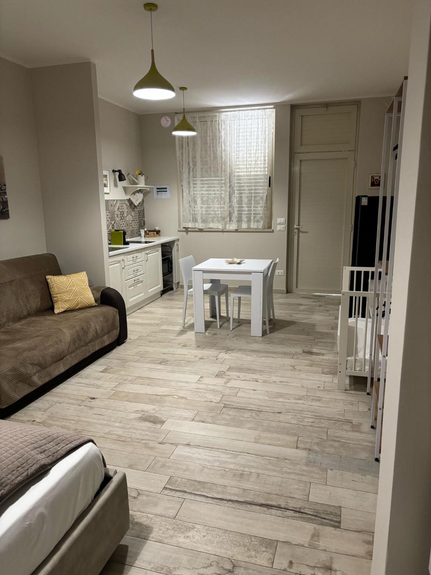 Appartamento Con Patio Monopoli Exterior foto